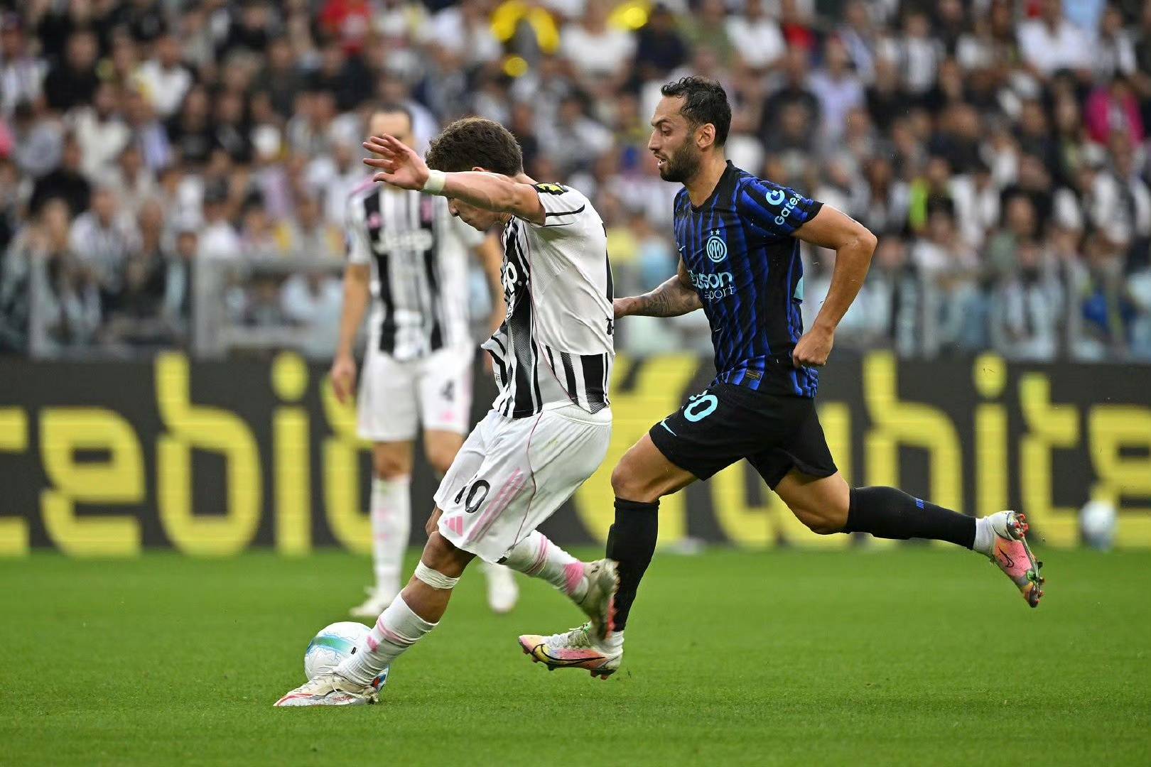 包含法甲赛程吃紧；国际米兰今晨状态回暖；话题不断；赛程密集仍需轮换的词条-mk体育入口