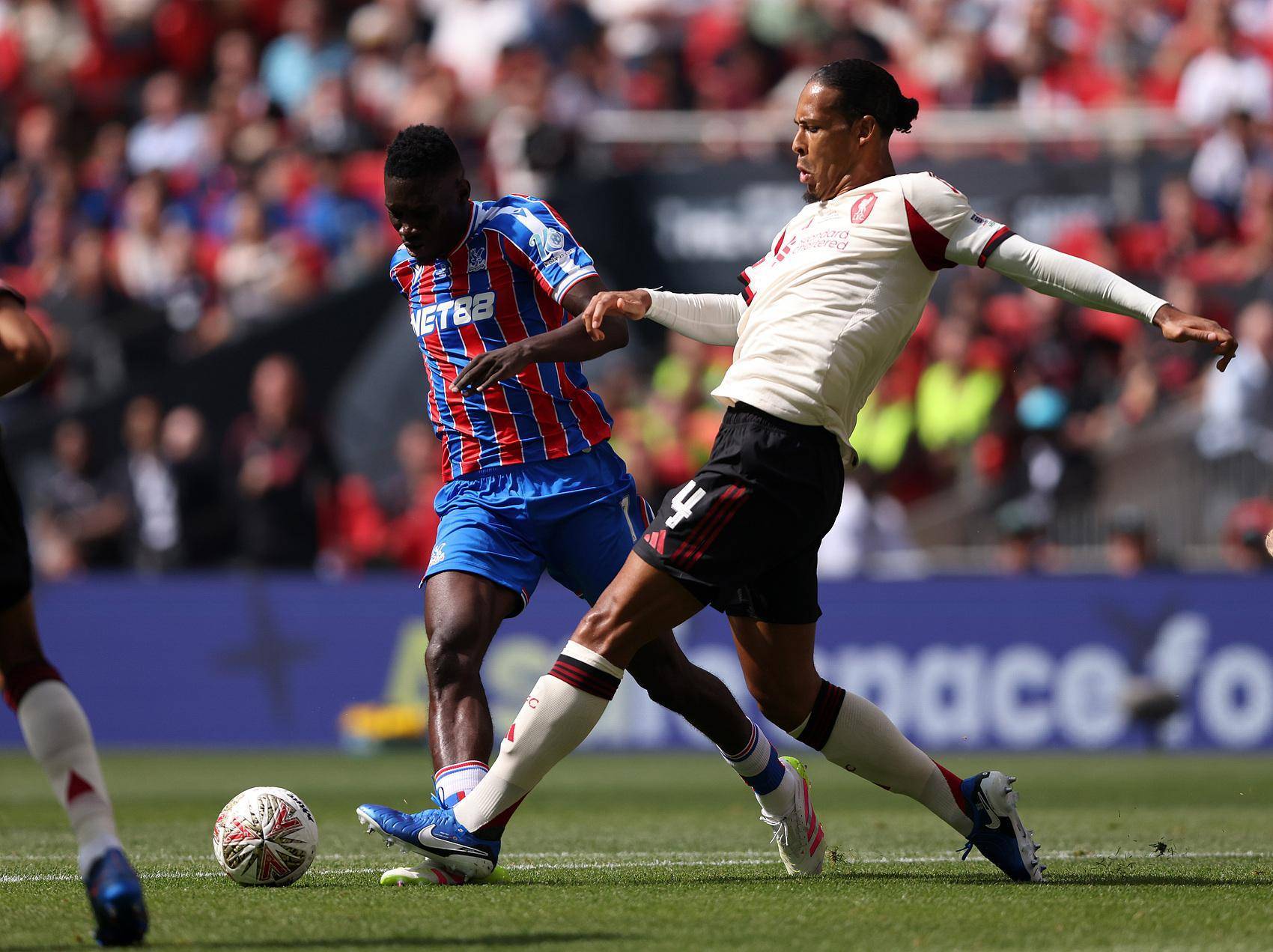 利物浦加时末段调整名单，志在社区盾名次提升，悬念犹存，阵容厚度经受考验(德国教头克洛普赛季结束后将离开利物浦队)-mk官网